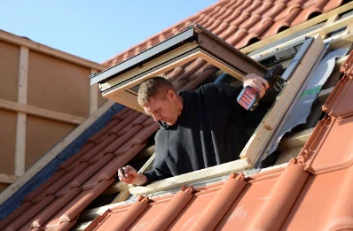 Pose de fenêtres de toit Velux à Chaux-du-Dombief